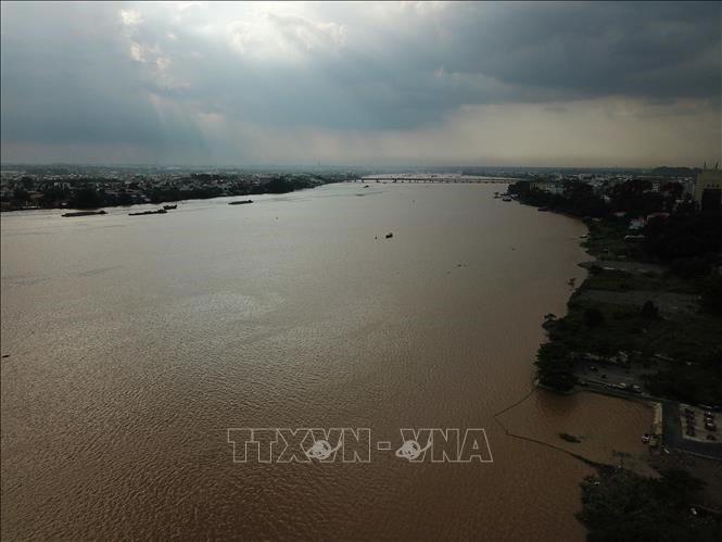 Mực nước sông Đồng Nai lên nhanh do mưa lớn. Ảnh minh họa: TTXVN