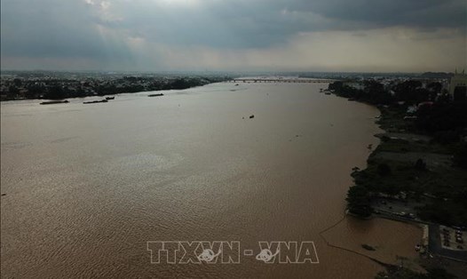 Mực nước sông Đồng Nai lên nhanh do mưa lớn. Ảnh minh họa: TTXVN