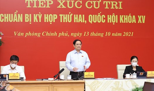 Thủ tướng Phạm Minh Chính tiếp xúc trực tuyến với cử tri Cần Thơ. Ảnh Dương Giang