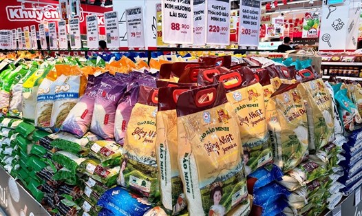 Giá gạo 5% tấm xuất khẩu của Việt Nam đã đạt mức 442 USD/tấn. Ảnh: Vũ Long