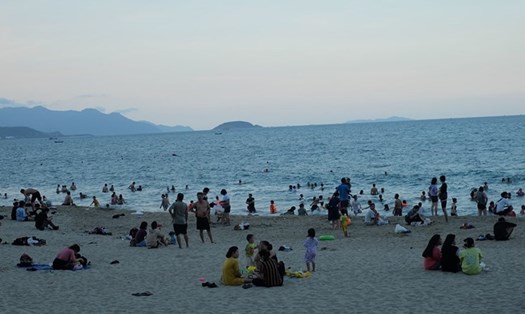 Người dân Khánh Hòa được tắm biển, chơi thể thao ngoài trời từ 16.10. Ảnh NB
