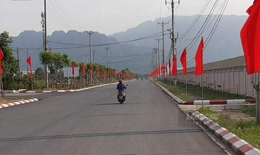 Sau hơn 10 năm xây dựng nông thôn mới, diện mạo nông thôn ở Ninh Bình đã có nhiều thay đổi, khởi sắc. Ảnh: NT