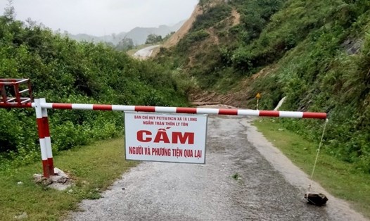 Biển cảnh báo ở ngầm tràn thôn Ly Tôn, xã Tà Long, huyện Đakrông, tỉnh Quảng Trị. Ảnh: TH.