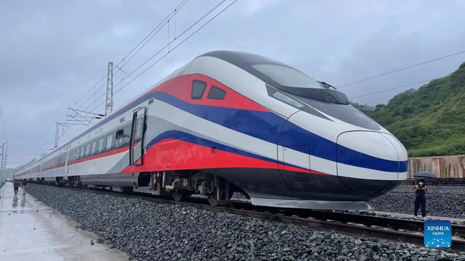 Tàu cao tốc Lane Xang chạy từ Trung Quốc đến Lào hôm 16.10. Ảnh: Xinhua