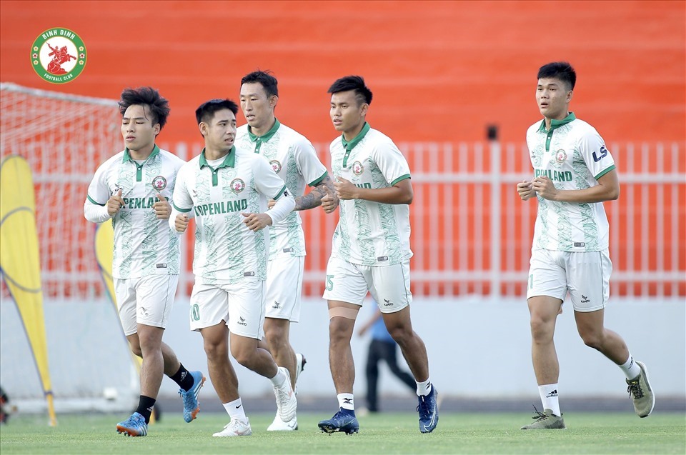 Các câu lạc bộ V.League tập trung trở lại, hướng đến mùa giải mới 2022