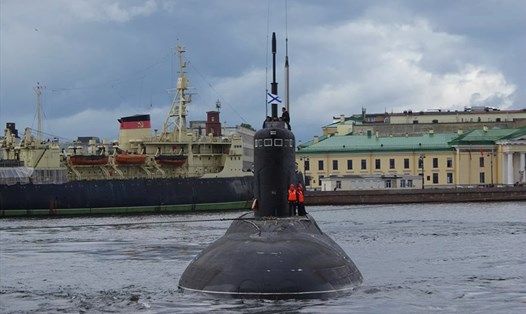 Tàu ngầm Nga thuộc dự án 636 Magadan ở St.Petersburg. Ảnh: BQP Nga/Sputnik