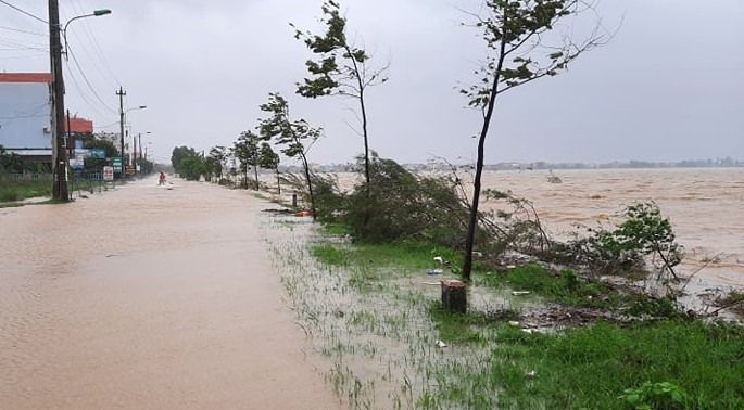 Mưa lớn tại Quảng Bình, “rốn lũ” Lệ Thủy ngập lụt nhiều nơi