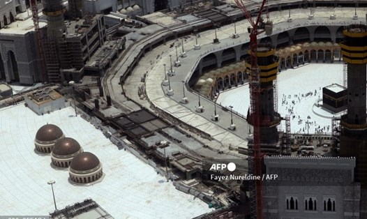 Nhà thờ Hồi giáo Lớn ở thánh địa Mecca, Saudi Arabia được mở cửa hết công suất, gỡ bỏ giãn cách xã hội COVID-19 kể từ 17.10. Ảnh: AFP