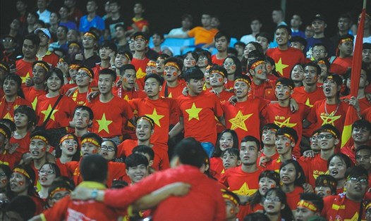 Khán giả trong một trận đấu của tuyển Việt Nam tại sân Mỹ Đình thời điểm chưa có dịch COVID-19. Ảnh: Phạm Đình