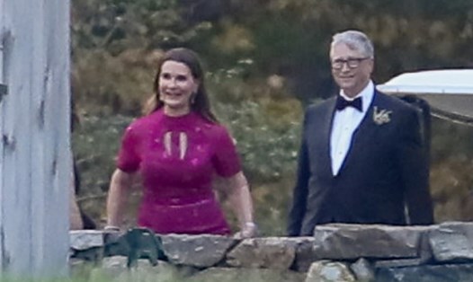 Bill Gates và Melinda Gates trong lễ cưới của con gái hôm 16.10. Ảnh: Backgrid