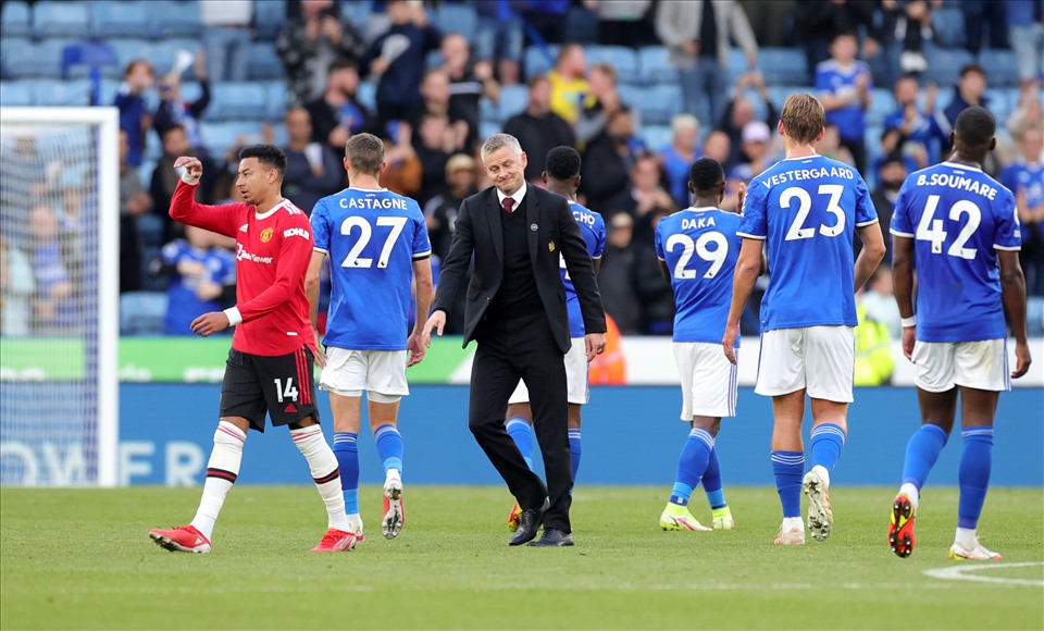 Cổ động viên Man United và cả những người quan tâm đến tình hình của câu lạc bộ này tin rằng, nên sa thải Ole Solskjaer ngay lúc này. Ảnh: Premier League