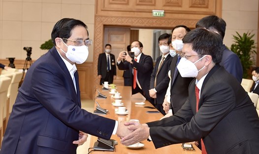 Thủ tướng Chính phủ Phạm Minh Chính gặp mặt đại diện lực lượng y tế tuyến đầu chống dịch - Ảnh: Nhật Bắc
