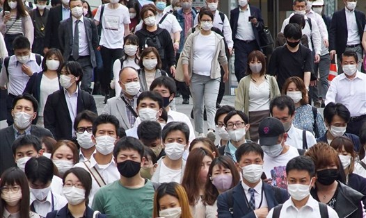 Số ca mắc COVID-19 hàng ngày ở Nhật Bản giảm mạnh trong những ngày gần đây. Ảnh: AFP