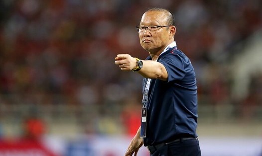Huấn luyện viên Park Hang-seo có mức thu nhập hàng chục tỉ đồng/năm từ việc dẫn dắt tuyển Việt Nam lẫn tham gia các chiến dịch quảng cáo. Ảnh: Yonhap.
