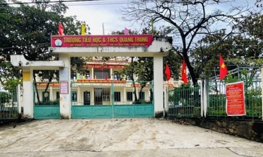 Hơn 15.000 học sinh các cấp tại thị xã Bỉm Sơn ( Thanh Hóa)  tạm dừng đến trường sau khi phát hiện nhiều học sinh nghiễm COVID-19.