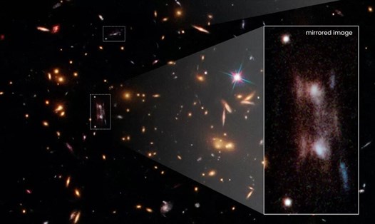 Hai thiên hà nằm gần nhau ở trung tâm bức ảnh, trong khi thiên hà thứ ba ở trên cao hơn. Ảnh: Joseph DePasquale