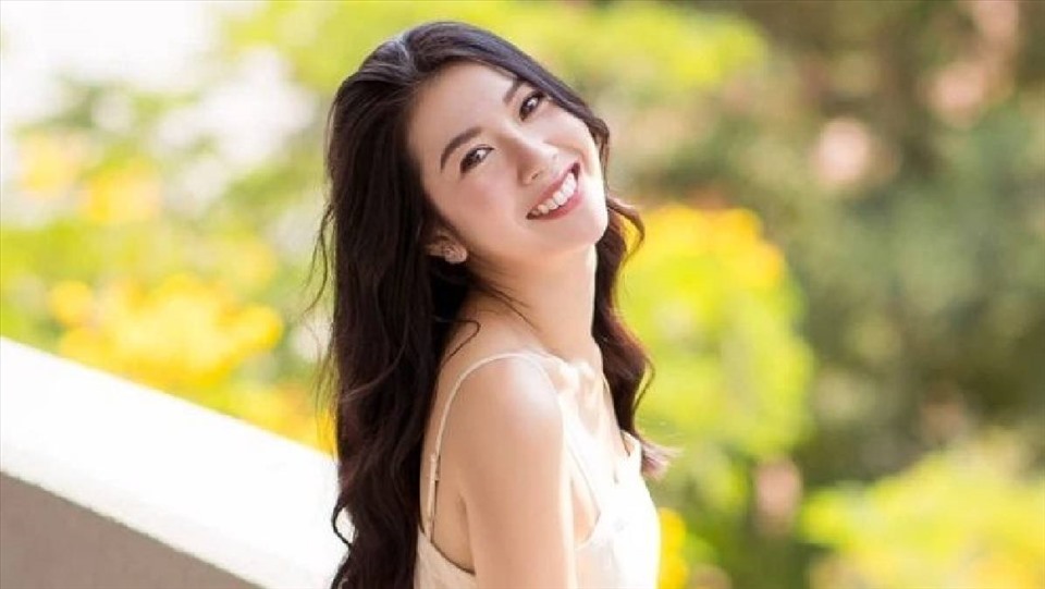 Thúy Vân gây chú ý khi xóa danh hiệu Á hậu 2 “Miss Universe Vietnam 2019”. Ảnh: NVCC