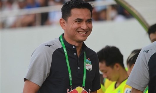Kiatisak sẽ sớm trở lại Việt Nam để bắt tay chuẩn bị cho Hoàng Anh Gia Lai hướng đến mùa giải 2022. Ảnh: Thanh Vũ.