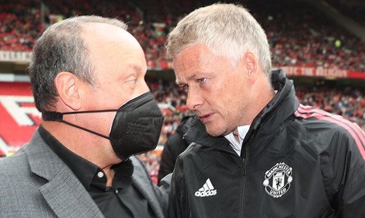 Ole và Benitez sẽ có màn cân não thật sự. Ảnh: Manchester United.