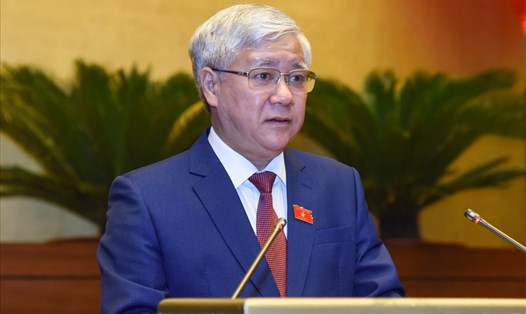 Ông Đỗ Văn Chiến, Chủ tịch UBTƯ MTTQ Việt Nam báo cáo tổng hợp ý kiến, kiến nghị của cử tri và Nhân dân gửi tới Quốc hội. Ảnh: Hải Nguyễn
