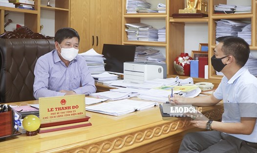 Chủ tịch UBND tỉnh Điện Biên trao đổi với PV về quyết định thành lập "tổ công tác đặc biệt". Ảnh: XT