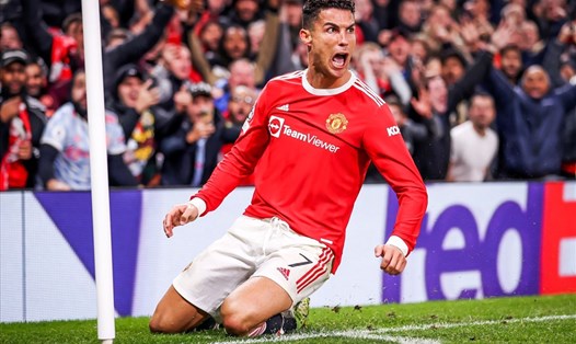 Ronaldo sắm vai người hùng giúp "Quỷ đỏ" lội ngược dòng. Ảnh: AFP.