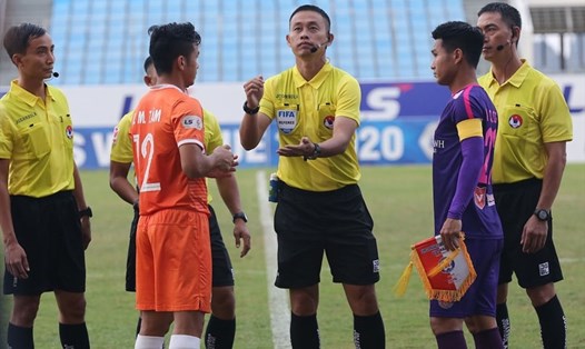 Trọng tài FIFA đẳng cấp nhất Việt Nam ông Ngô Duy Lân sẽ tham gai điều hành các trận đấu tại bảng H vòng loại U23 Châu Á 2022. Ảnh: VFF