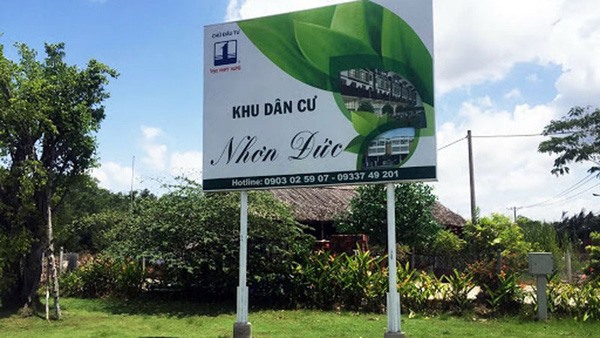 Do sai phạm bán chui hơn 300 nền đất tại dự án Khu dân cư Nhơn Đức, Công ty Vạn Phát Hưng bị đình chỉ kinh doanh bất động sản trong 12 tháng. Ảnh: Gia Miêu