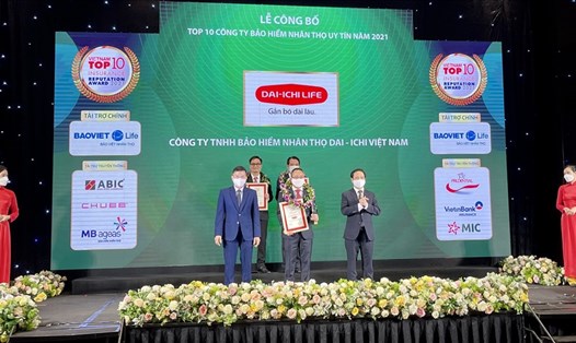 Dai-ichi Life Việt Nam nhận giải Top 10 Công ty BHNT uy tín năm 2021