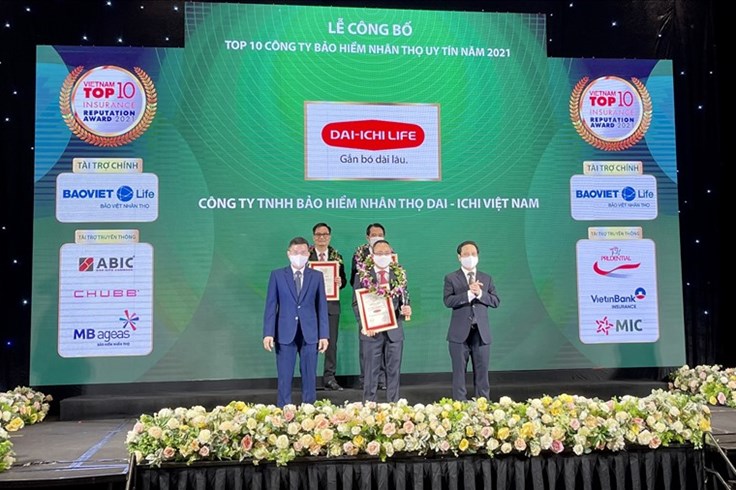 Dai-Ichi Life VN vinh dự đạt danh hiệu Top 3 Công ty BHNT uy tín năm 2