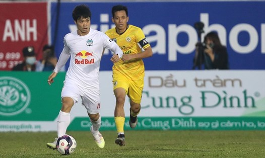 Hoàng Anh Gia Lai đã bỏ xa Hà Nội tại V.League 2021, tính đến trước khi giải khi giải đấu bị hủy. Ảnh: VPF.