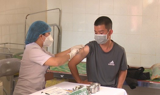 Xã Đắk Ha, huyện Đắk Glong (tỉnh Đắk Nông) triển khai tiêm chủng vaccine COVID-19 cho người dân.