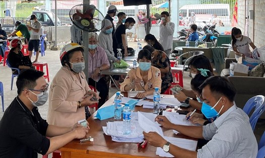 Chi hỗ trợ bổ sung cho người lao động ở Thuận An.