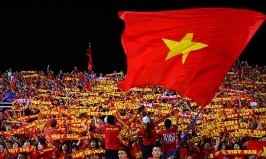 Người hâm mộ được đến sân theo dõi tuyển Việt Nam đá vòng loại World Cup 2022. Ảnh: Thuy Dang