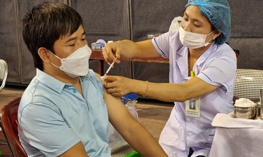 Hải Phòng đẩy nhanh tiến độ tiêm chủng vaccine COVID-19. Ảnh minh hoạ Mai Chi