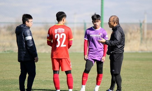 Huấn luyện viên Park Hang-seo hài lòng với các cầu thủ U23 Việt Nam. Ảnh: VFF