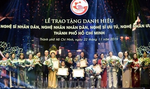 Lễ trao tặng danh hiệu NSND, NSƯT tại TP.Hồ Chí Minh năm 2019. Ảnh: TL
