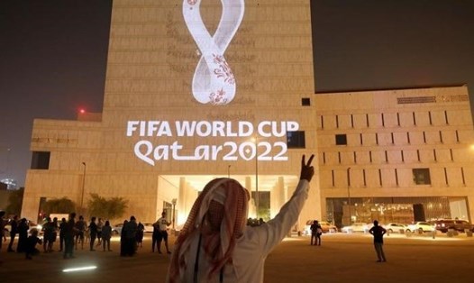 Cổ động viên đến Qatar xem World Cup 2022 sẽ được trải nghiệm bầu không khí mang đậm bản sắc văn hóa của quốc gia này. Ảnh: AFP.