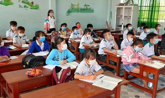 Học sinh tại tỉnh Cà Mau trở lại học trực tiếp vào ngày 25.10 trong thận trọng. Ảnh: Sở Giáo dục Đào tạo tỉnh Cà Mau cung cấp.