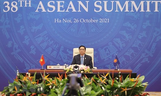 Thủ tướng Phạm Minh Chính dự khai mạc hội nghị cấp cao ASEAN 38 theo hình thức trực tuyến vào sáng 26.10. Ảnh: TTXVN