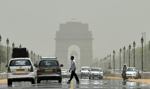 Ấn Độ và nhiều nước Châu Á chịu ảnh hưởng nặng nề của thời tiết khắc nghiệt. Ảnh: AFP