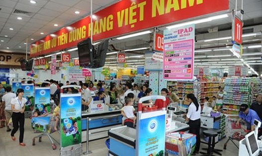 Khuyến khích và ưu tiên thực hiện mua hàng Việt Nam. Ảnh: VGP