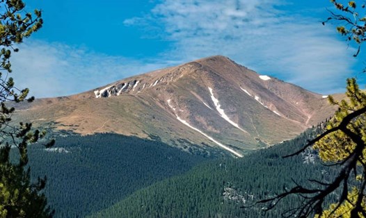 Núi Elbert là đỉnh núi cao nhất ở tiểu bang Colorado, Mỹ. Ảnh: LCSAR