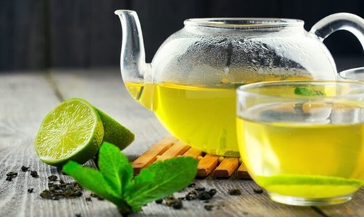 Kết hợp chanh và trà xanh sẽ giúp giảm cân hiệu quả. Ảnh minh họa: AFP