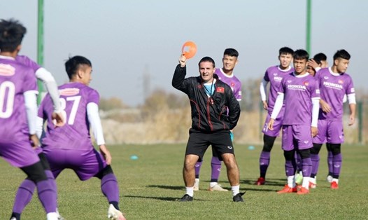U23 Việt Nam đối đầu U23 Đài Loan (Trung Quốc) trong ngày ra quân. Ảnh: VFF