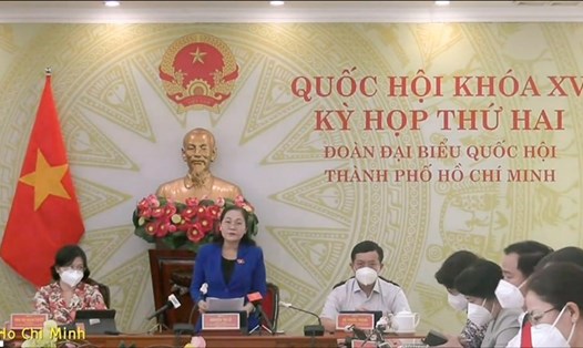 Đại biểu Nguyễn Thị Lệ - Đoàn ĐBQH TPHCM - thảo luận trực tuyến tại điểm cầu TPHCM.