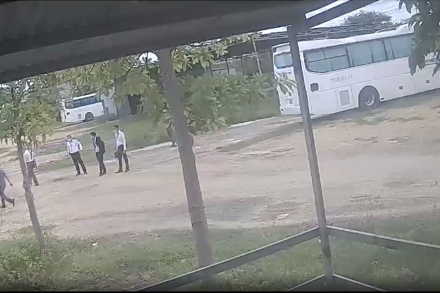 Dân tố ngân hàng TPBank Nha Trang kéo người đến siết nợ không thông báo.