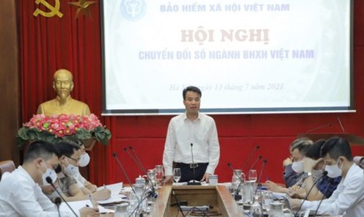 Công tác ứng dụng CNTT, chuyển đổi số luôn được lãnh đạo BHXH Việt Nam đặc biệt quan tâm, chỉ đạo thực hiện để phục vụ người tham gia ngày càng tốt hơn. 
Nguồn: BHXH VN