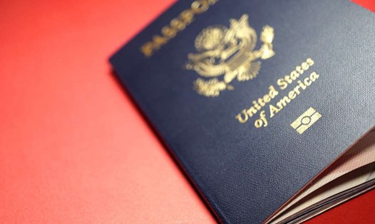 Bộ Ngoại giao Mỹ phát hành hộ chiếu đầu tiên có tùy chọn giới tính X cho người không xác định được giới tính nam hay nữ. Ảnh: AFP