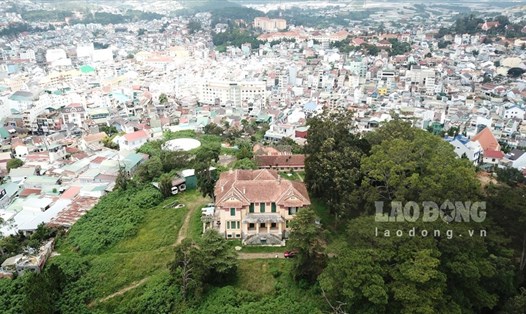 Lâm Đồng thống nhất phương án nâng Dinh tỉnh trưởng Đà Lạt lên 28m so với vị trí ban đầu để xây tổ hợp khách sạn 10 tầng. Ảnh CC